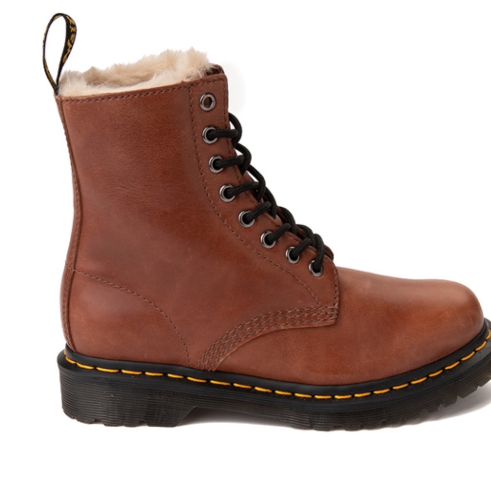 Dr. Marten 1460 WOMEN'S FAUX FUR LINED LACE UP BOOTS